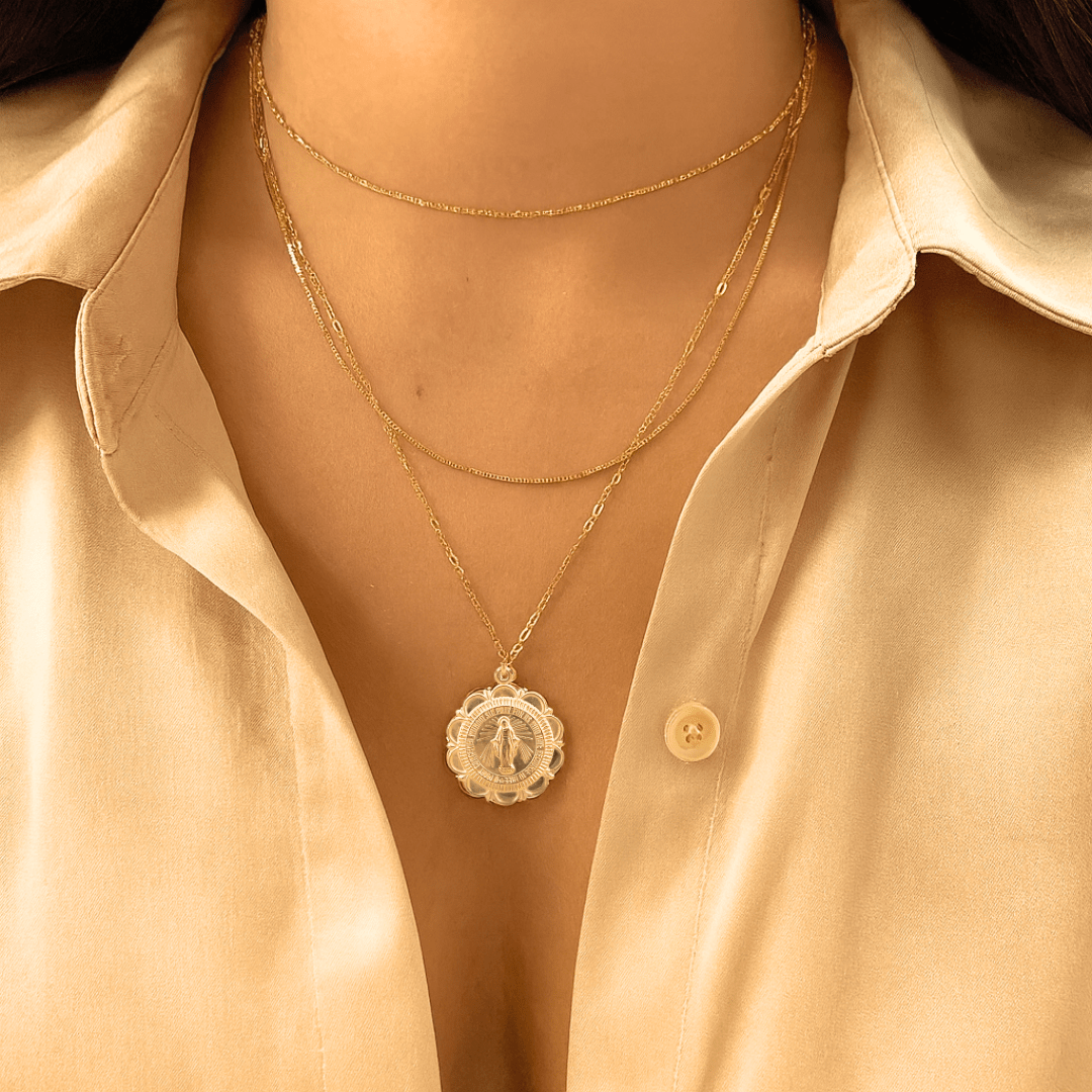Virgin Mary Scalloped Necklace - Le Serey
