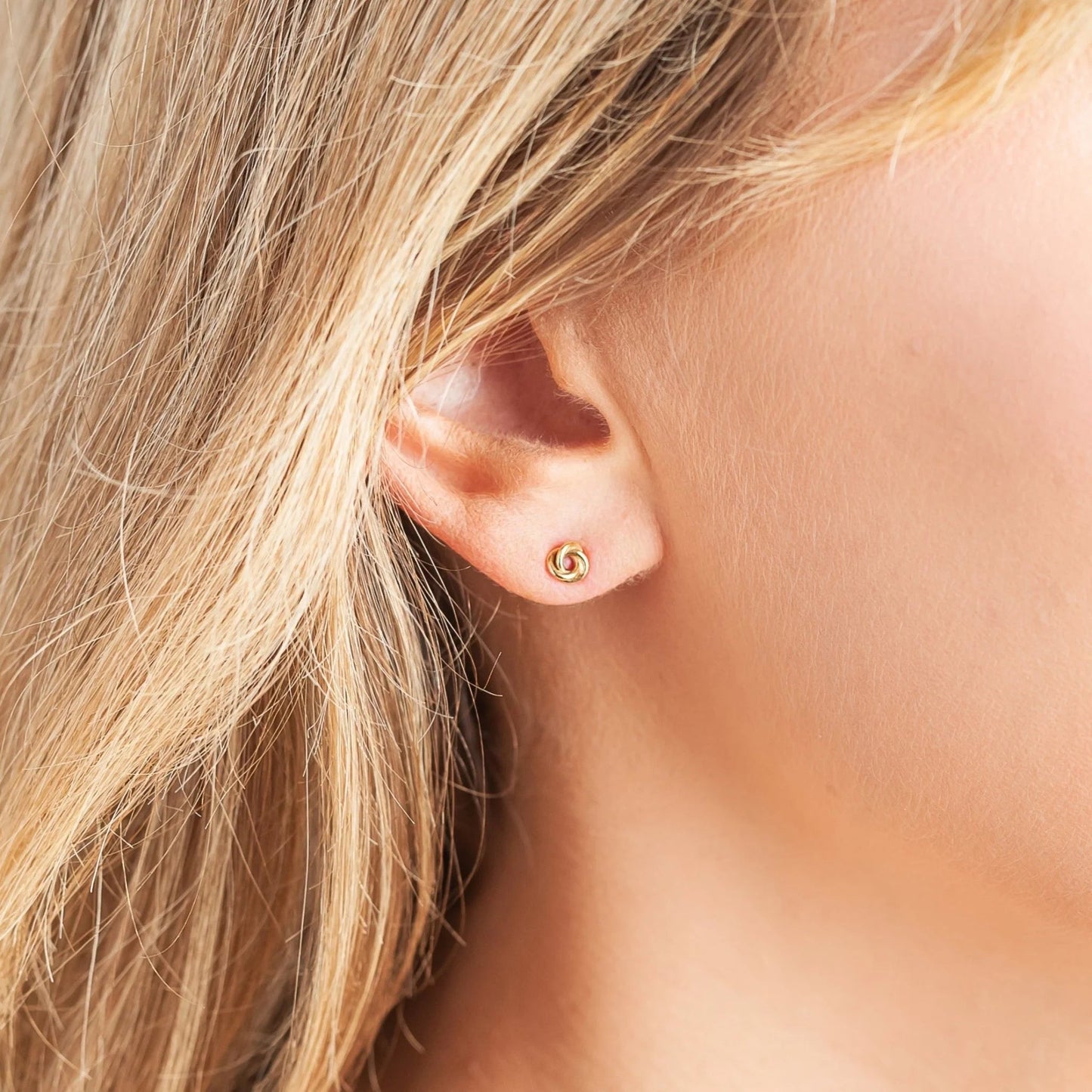 Are Gold Filled Earrings Hypoallergenic? Get the Facts! - Le Serey