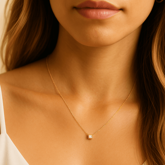 14k Gold Princess Cut Diamond Necklace - Le Serey
