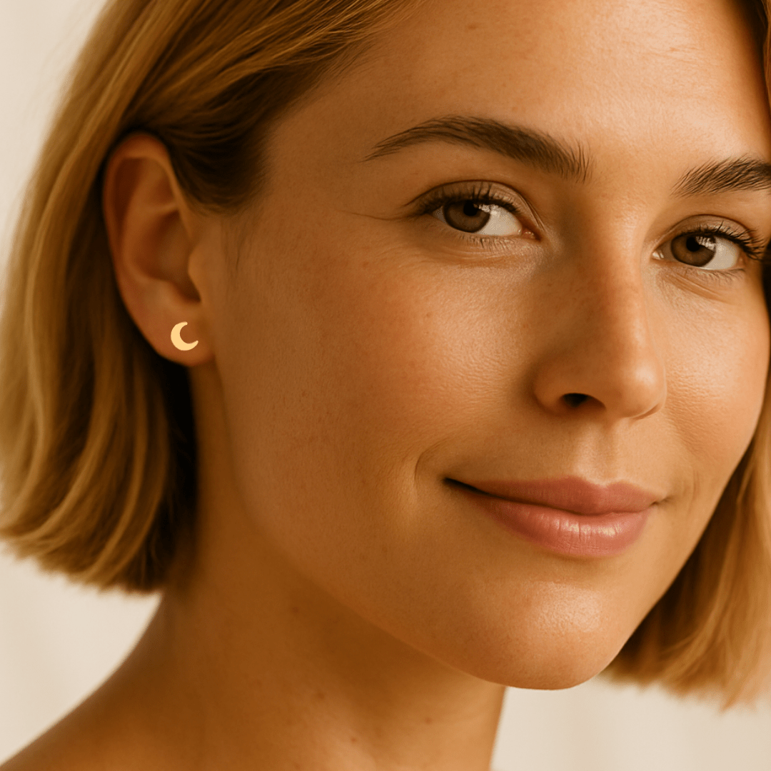 Moon Stud Earrings - Le Serey