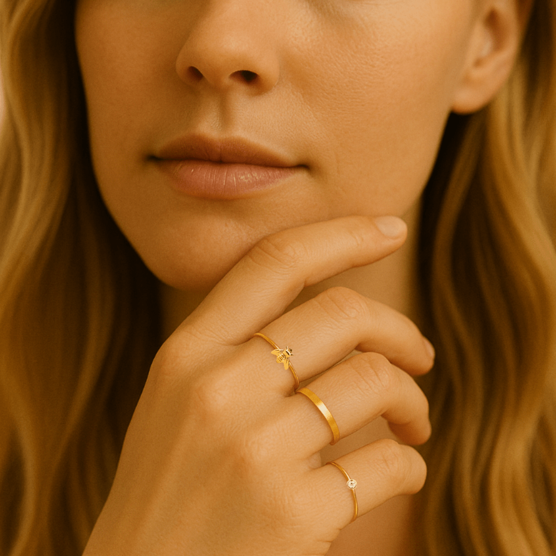 Tiny Bumblebee Ring - Le Serey
