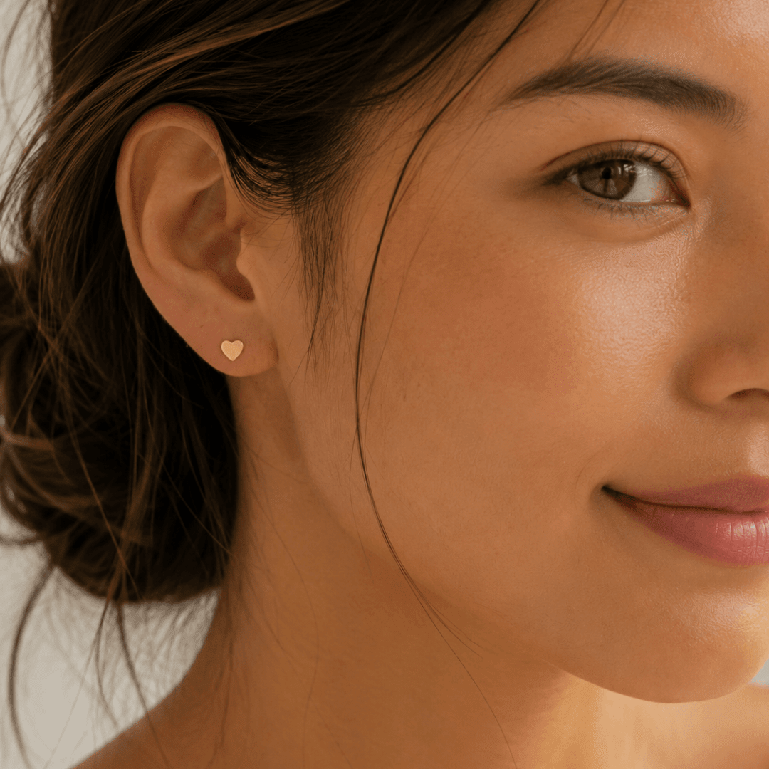 Tiny Heart Stud Earrings - Le Serey