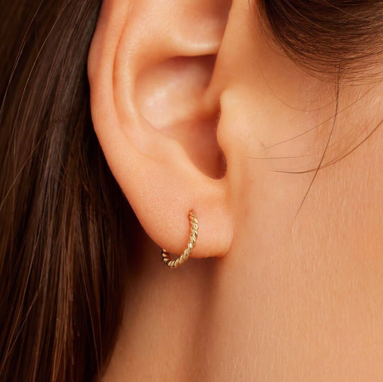 14k Gold Rope Huggie Hoops - Le Serey